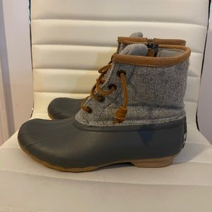 Sperry Duck Boots. Size 6. Gray & Blue